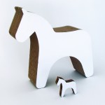  'Trojan Horse', Caballitos de Cartón