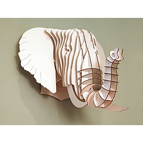 Cada una de estas cabezas de elefante está fabricada con cartón reciclado y cortada con láser. Vienen desmontadas y empaquetadas en pequeñas cajas individuales.El montaje es sencillo: adjunta u...