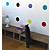 El paquete incluye 16 lunares de colores variados