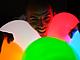 Un espectáculo de luces a partir de un trozo de látex