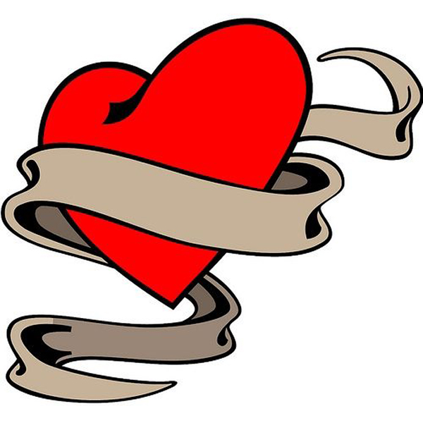 Corazón tipo tatuaje envuelto en una cinta