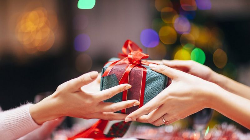Por nombre evitar emocional Cómo entregar regalos de forma divertida: 10 ideas originales – Blog  Curiosite