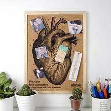 Mini tablero de corcho con un corazón serigrafiado