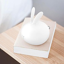 Lámpara de diseño minimalista con forma de conejito