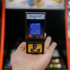 La consola arcade de Pac-Man más pequeña del mundo