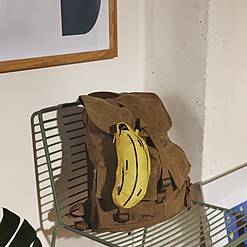 Mochila plegable con forma de plátano