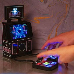 Mini consola para bailar con los dedos