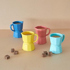 Set de tazas de café con forma de cafetera 