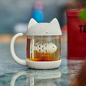 Taza de té en forma de gatito con pez infusor