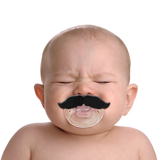 Un chupete con bigote para bebés muy serios