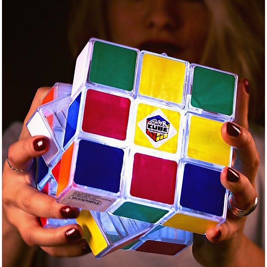 El cubo de Rubik se ilumina