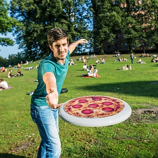 El frisbee pizza o la comida basura por los aires