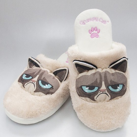 Las zapatillas Grumpy Cat te alegrarán el día