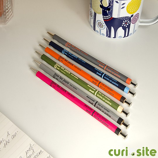 Un bolígrafo de punta fina de diseño