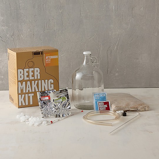 Un kit para preparar cerveza en casa