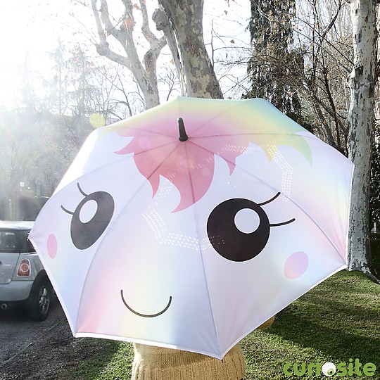 Un paraguas unicornio muy kawaii
