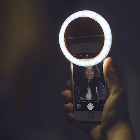 Un anillo de luz para conseguir selfies perfectos