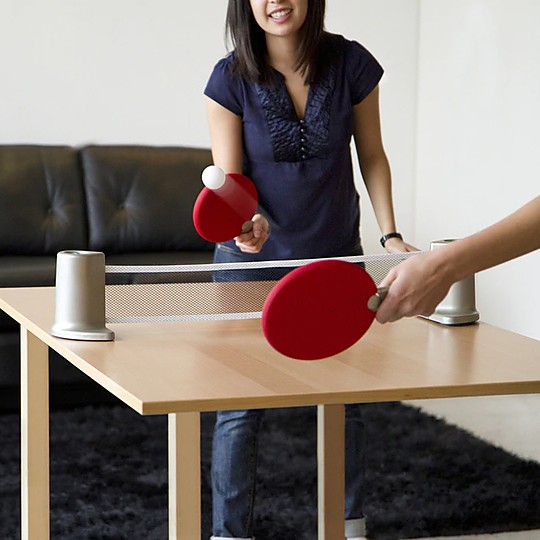 Una mesa de ping pong portátil