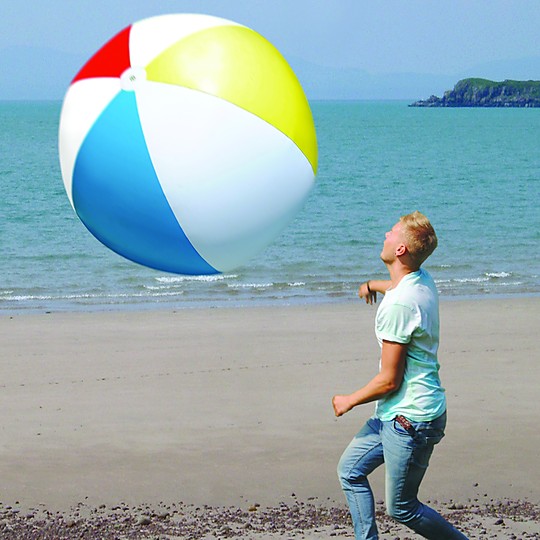 Una pelota de playa auténticamente gigante