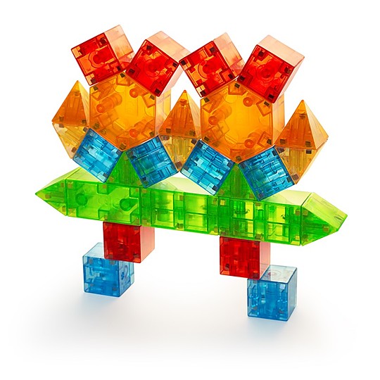 Hay bloques de cinco formas geométricas diferentes
