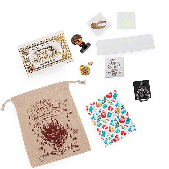 Una bolsa con el mapa del merodeador, un billete para el expreso de Hogwarts o un mini peluche con la forma de Dobby