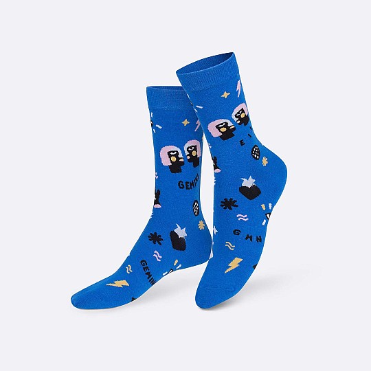 Los calcetines de Géminis son de color azul eléctrico