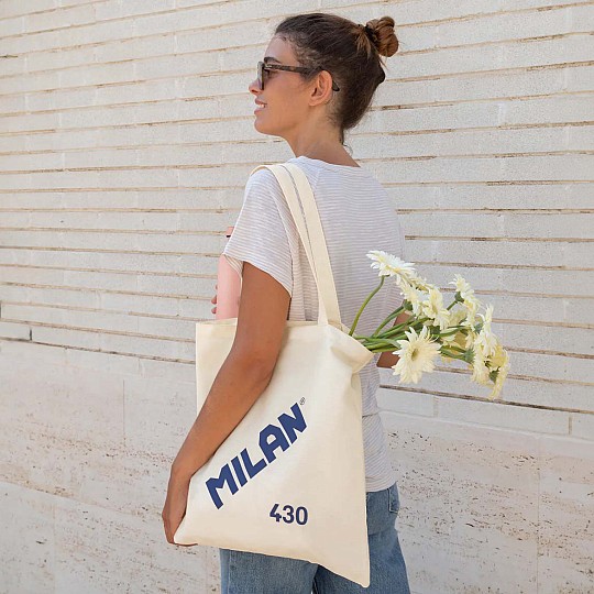 Una tote bag inspirada en la icónica goma de borrar MILAN