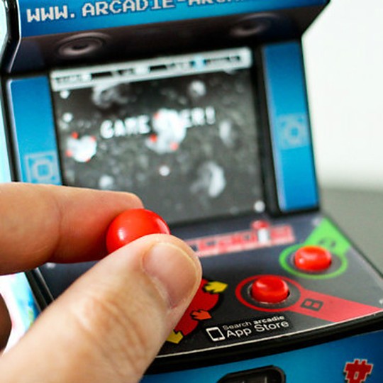 Convierte tu iPhone en una miniconsola arcade