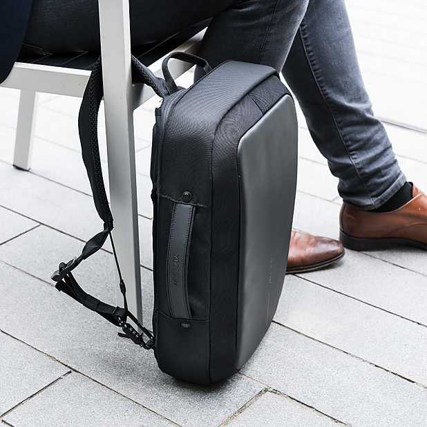 Bizz: maletín y mochila para el portátil.