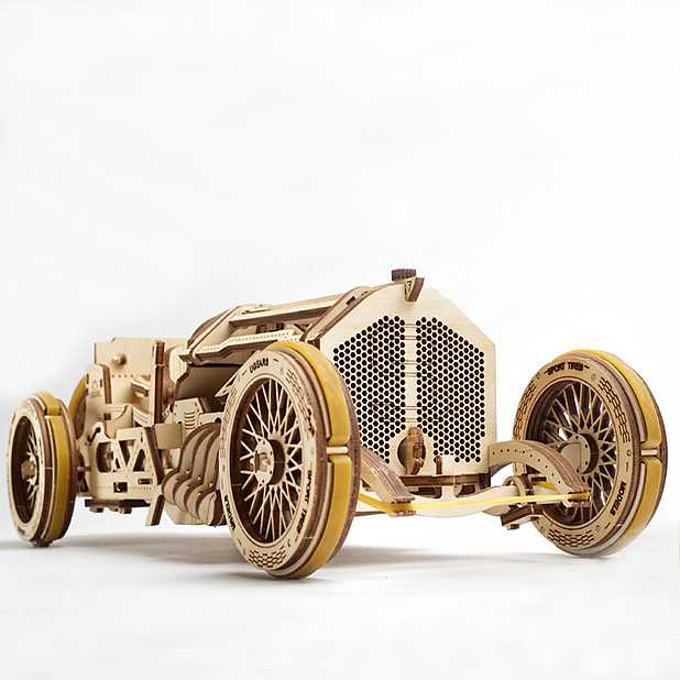 Maquetas UGEARS, modelos de madera con movimiento para montar
