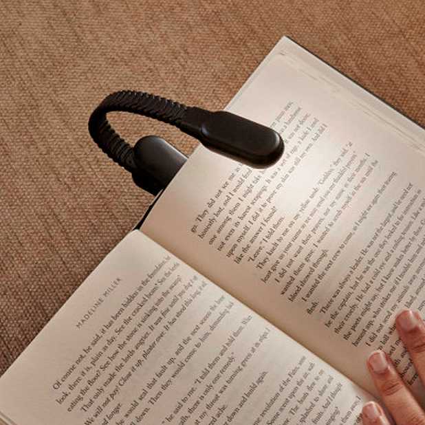Deaunbr 9 LED USB Luz de Libro 360 ° Flexible Lampara de Lectura Pinza para Lectores Noche Estudio --Negro Luz de Lectura Recargable E-Reader 9 Modos de Brillo Nuevo Diseño ámbar 