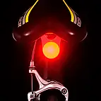 Y la luz roja en la parte posterior