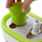 Utiliza la herramienta especial para extraerlos del molde