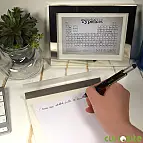 Escribe con tinta negra