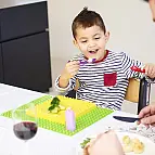 La vajilla infantil para aprender a comer