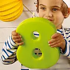 Celebra encendiendo estas velas número enormes