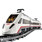 La locomotora está motorizada y se maneja por control remoto
