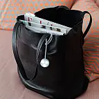 Con dos ajustes de luz: fija o intermitente