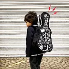 La mochila de los niños rocanroleros