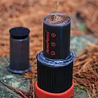 Prepara café caliente en aproximadamente 1 minuto 