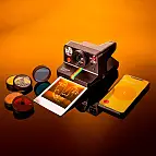 Se carga mediante USB incluido con la cámara