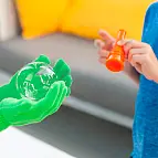 Incluye un par de guantes