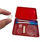 Dentro de un práctico estuche