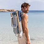 Correas ajustables y acolchadas tipo mochila para fácil transporte