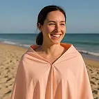 Tiene dos botones de corchete para convertirla en capa