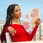 Abanico original con estampado de corales