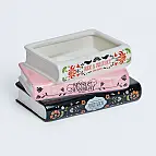 Mide 12,7 x 17,8 x 9,5 cm