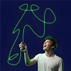 ZipString Luma Juguete de cuerda que flota en el aire y brilla en la oscuridad