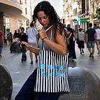 Tote bag de rayas con mensaje De Madrid al cielo