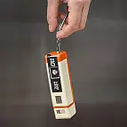 Utiliza película de formato 110, compacta y muy fácil de cargar